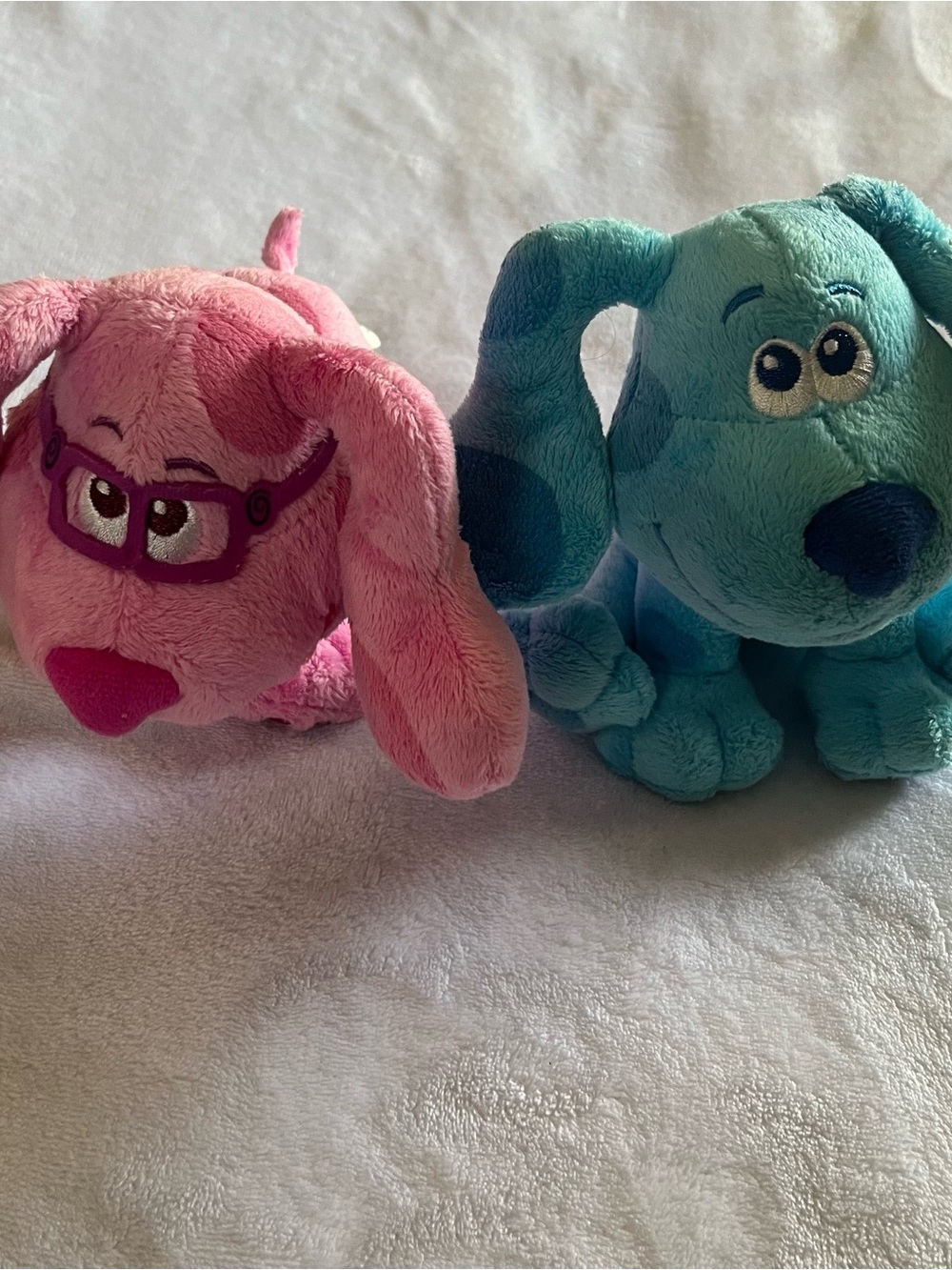 Nickelodeon Blues Clues Blue and Magenta w Glasses lot of 2 beanbag plush  6 in
